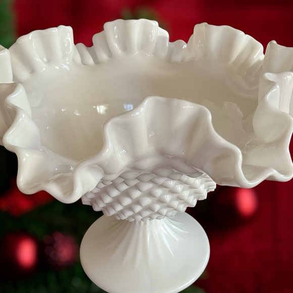 Fenton Hobnail Milk Glass Vintage Candy Dish - Picture 4 of 4